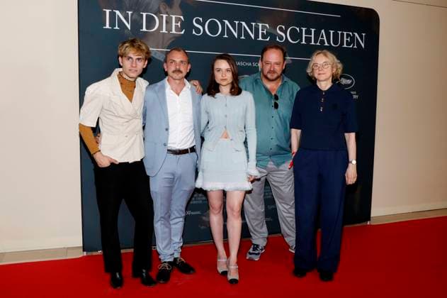 Florian Geisselmann, Konstantin Lindhorst, Lena Urzendowsky, Andreas Anke and Claudia Geisler Bading at the premiere of the movie In die Sonne schauen Sound of Falling at Delphi Filmpalast Berlin, 27 08 2025 Foto:xA.xBuggex xFuturexImagex sonne_5838