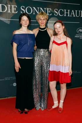 Ninel Geiger, Luise Heyer and Laeni Geiseler at the premiere of the movie In die Sonne schauen Sound of Falling at Delphi Filmpalast Berlin, 27 08 2025 Foto:xA.xBuggex xFuturexImagex sonne_5841