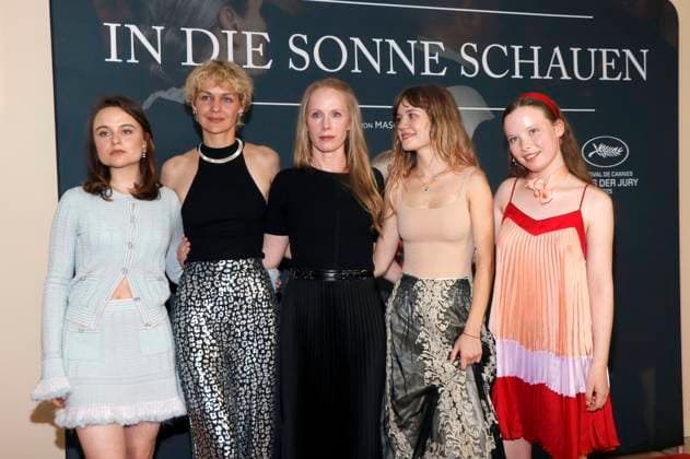 Lena Urzendowsky, Luise Heyer, Susanne Wuest, Lea Drinda and Laeni Geiseler at the premiere of the movie In die Sonne schauen Sound of Falling at Delphi Filmpalast Berlin, 27 08 2025 Foto:xA.xBuggex xFuturexImagex sonne_5853