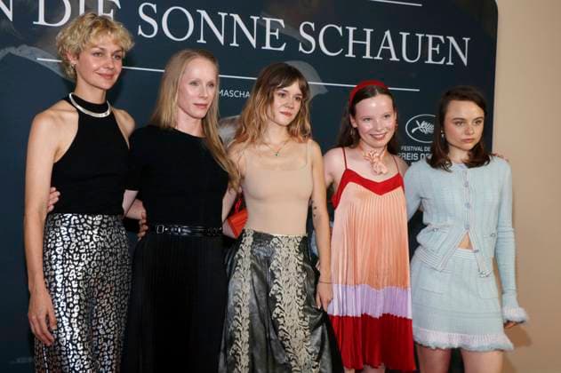 Lena Urzendowsky, Luise Heyer, Susanne Wuest, Lea Drinda and Laeni Geiseler at the premiere of the movie In die Sonne schauen Sound of Falling at Delphi Filmpalast Berlin, 27 08 2025 Foto:xA.xBuggex xFuturexImagex sonne_5859