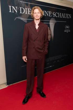 Filip Schnack at the premiere of the movie In die Sonne schauen Sound of Falling at Delphi Filmpalast Berlin, 27 08 2025 Foto:xJ.xKnowlesx xFuturexImagex sonne_5880