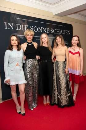 Lena Urzendowsky, Luise Heyer, Susanne Wuest, Lea Drinda and Laeni Geiseler at the premiere of the movie In die Sonne schauen Sound of Falling at Delphi Filmpalast Berlin, 27 08 2025 Foto:xJ.xKnowlesx xFuturexImagex sonne_5905