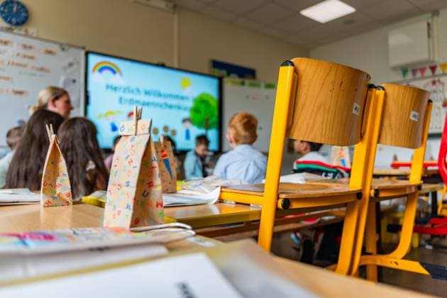 Erster Schultag in NRW 28.08.2025, i-Diötzchen Aktion 2025, Schulanfang in Düsseldorf an der Christophorus Grundschule. Blick in einen Klassenraum. Düsseldorf Nordrhein Westfalen Deutschland *** First day of school in NRW 28 08 2025, i Diötzchen Aktion 2025, start of school in Düsseldorf at Christophorus Primary School View into a classroom Düsseldorf North Rhine-Westphalia Germany Copyright: xBahhoxKarax
