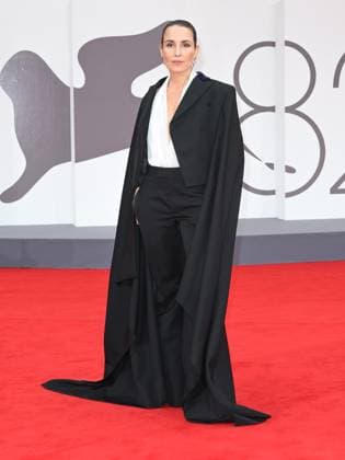 Venice, Italy: Venice, 82nd Venice International Film Festival 2025 - Evening 2. Red Carpet Film Bugonia. Pictured: Noomi Rapace Venice Italy  - ZUMAp169 20250828_zea_p169_926 Copyright: xSimonexComix