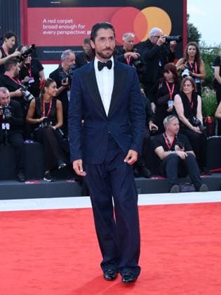 Venice, 82nd Venice International Film Festival 2025 - Evening 2 - Red Carpet for the film Bugonia. Pictured: Luca Gervasi  Copyright: xAlbertoxTerenghi PoolxPhotoxEventsx06x xipa-agency.netx xPoolxPhotoxEventsx06x IPA_Agency_IPA63490967