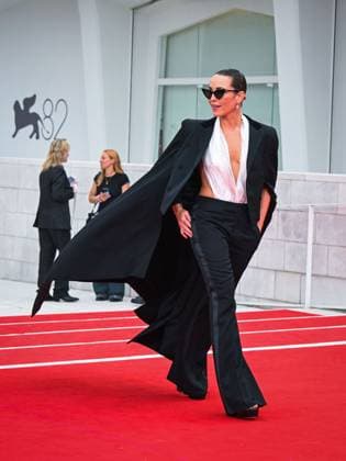 Venice, ITALY: Venice, 82nd Venice International Film Festival 2025 - Evening 2 - Red Carpet for the film Bugonia - Pictured: Noomi Rapace Venice ITALY  - ZUMAp169 20250828_zea_p169_974 Copyright: xManuelexMangiarottix