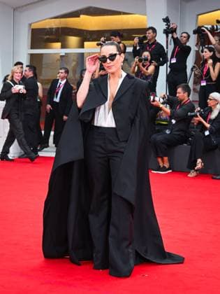 Venice, ITALY: Venice, 82nd Venice International Film Festival 2025 - Evening 2 - Red Carpet for the film Bugonia - Pictured: Noomi Rapace Venice ITALY  - ZUMAp169 20250828_zea_p169_977 Copyright: xManuelexMangiarottix