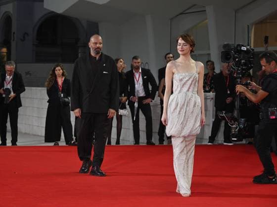 Venice, Italy: Venice, 82nd Venice International Film Festival 2025 - Evening 2. Red Carpet Film Bugonia. Pictured: Yorgos Lanthimos, Emma Stone Venice Italy  - ZUMAp169 20250828_zea_p169_1027 Copyright: xSimonexComix