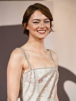 Venice, Italy: Venice, 82nd Venice International Film Festival 2025 - Evening 2. Red Carpet Film Bugonia. Pictured: Emma Stone Venice Italy  - ZUMAp169 20250828_zea_p169_1046 Copyright: xSimonexComix