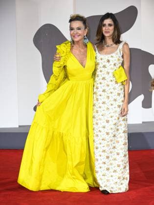 Venice, 82nd Venice International Film Festival 2025 - Evening 2. Red Carpet Film Jay Kelly. Pictured: Eva Robbins, Benedetta Porcaroli  Copyright: xSimonexComix xipa-agency.netx xPoolxPhotoxEventsx06x IPA_Agency_IPA63497500