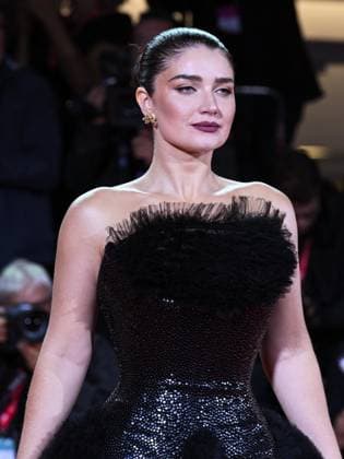 Venice, 82nd Venice International Film Festival 2025 - Evening 2 - Red Carpet for the film Jay Kelly - Pictured: Eve Hewson  Copyright: xManuelexMangiarottix xipa-agency.netx xPoolxPhotoxEventsx06x IPA_Agency_IPA63498126