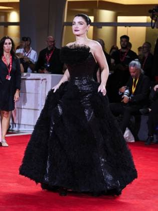 Venice, 82nd Venice International Film Festival 2025 - Evening 2 - Red Carpet for the film Jay Kelly - Pictured: Eve Hewson  Copyright: xManuelexMangiarottix xipa-agency.netx xPoolxPhotoxEventsx06x IPA_Agency_IPA63498135