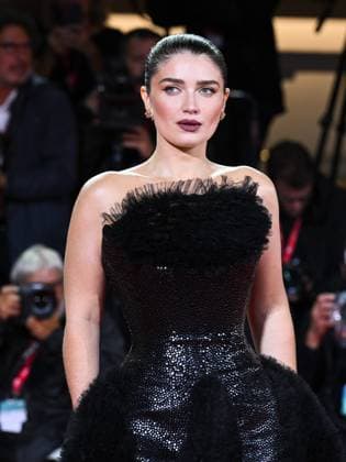 Venice, 82nd Venice International Film Festival 2025 - Evening 2 - Red Carpet for the film Jay Kelly - Pictured: Eve Hewson  Copyright: xManuelexMangiarottix xipa-agency.netx xPoolxPhotoxEventsx06x IPA_Agency_IPA63498154