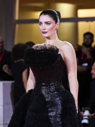 Venice, 82nd Venice International Film Festival 2025 - Evening 2 - Red Carpet for the film Jay Kelly - Pictured: Eve Hewson  Copyright: xManuelexMangiarottix xipa-agency.netx xPoolxPhotoxEventsx06x IPA_Agency_IPA63498153