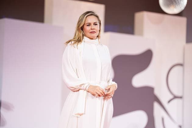 Bugonia Red Carpet - The 82nd Venice International Film Festival Alicia Silverstone attends the Bugonia red carpet during the 82nd Venice International Film Festival in Venice, Italy, on August 28, 2025. Venice Italy  Copyright: xLucaxCarlinox originalFilename: carlino-notitle250828_np5bV.jpg