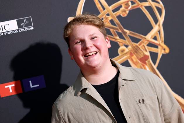 Actor Julius Weckauf comes to the evening event on the occasion of the Cologne jury meeting for the international Emmy Award 2025 Semi Final round of judging of the international Emmy Awards at Schloss Arff Cologne, 28 08 2025 NRW Germany Copyright: xChristophxHardtx