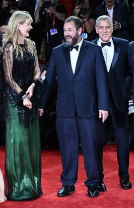 American actress Laura Dern, actors Adam Sandler and George Clooney attend the premiere of Jay Kelly at the 82nd Venice Film Festival in Venice, Italy on Thursday, August 28, 2025.  VEN20250828196 RUNExHELLESTAD