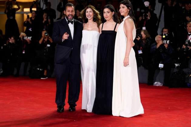 Jay Kelly red carpet at the 82nd Venice International Film Festival in Venice Lido - 28 Aug 2025 Adam Sandler, Jackie Sandler, Sadie Sandler and Sunny Sandler attend the Jay Kelly red carpet during the 82nd Venice International Film Festival. Venice Lido Italy Copyright: xDanielexCifalax xSOPAxImagesx _CIF4764