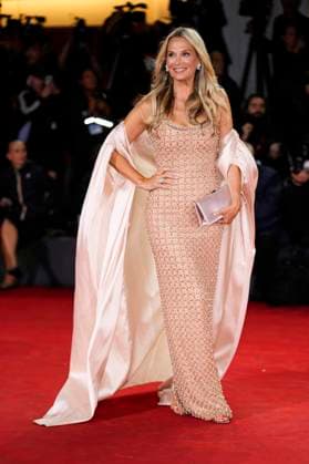 Jay Kelly red carpet at the 82nd Venice International Film Festival in Venice Lido - 28 Aug 2025 Molly Sims attends the Jay Kelly red carpet during the 82nd Venice International Film Festival. Venice Lido Italy Copyright: xDanielexCifalax xSOPAxImagesx _CIF4909