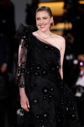 Jay Kelly red carpet at the 82nd Venice International Film Festival in Venice Lido - 28 Aug 2025 Greta Gerwig attends the Jay Kelly red carpet during the 82nd Venice International Film Festival. Venice Lido Italy Copyright: xDanielexCifalax xSOPAxImagesx _CIF5103