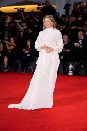 Bugonia red carpet during the 82nd Venice International Film Festival in Venice Lido - 28 Aug 2025 Alicia Silverstone attends the Bugonia red carpet during the 82nd Venice International Film Festival. Venice Lido Italy Copyright: xDanielexCifalax xSOPAxImagesx _CIF3559