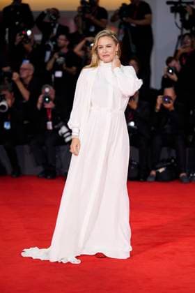 Bugonia red carpet during the 82nd Venice International Film Festival in Venice Lido - 28 Aug 2025 Alicia Silverstone attends the Bugonia red carpet during the 82nd Venice International Film Festival. Venice Lido Italy Copyright: xDanielexCifalax xSOPAxImagesx _CIF3569