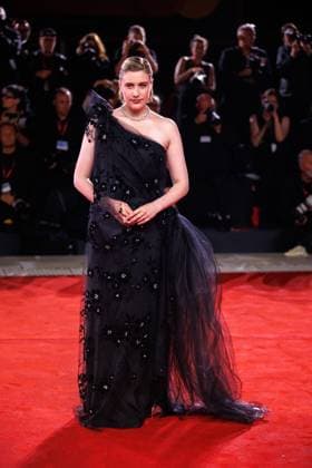 Red carpet of the film Jay Kelly at the 82nd Venice Film Festival in Venice - 28 Aug 2025 Greta Gerwig attends the red carpet of the film Jay Kelly at the Palazzo del Cinema during the 82nd Venice Film Festival. Venice Italy Copyright: xMarcoxBaradax xSOPAxImagesx MBARADA_0005-2