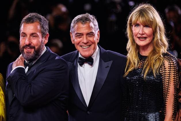 Red carpet of the film Jay Kelly at the 82nd Venice Film Festival in Venice - 28 Aug 2025 Adam Sandler, George Clooney and Laura Dern attend the red carpet of the film Jay Kelly at the Palazzo del Cinema during the 82nd Venice Film Festival. Venice Italy Copyright: xMarcoxBaradax xSOPAxImagesx MBARADA_0003-2