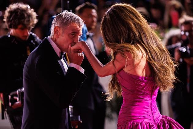 Red carpet of the film Jay Kelly at the 82nd Venice Film Festival in Venice - 28 Aug 2025 George Clooney and Amal Clooney attend the red carpet of the film Jay Kelly at the Palazzo del Cinema during the 82nd Venice Film Festival. Venice Italy Copyright: xMarcoxBaradax xSOPAxImagesx MBARADA_0011