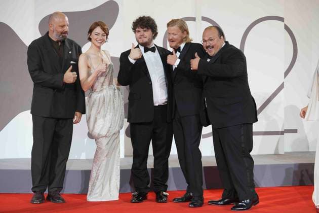 CELEBRITES : Festival international du film de Venise - Venice, Italy, 28th August, 2025. GUEST attending the Bugonia Premiere as part of the 82nd Venice International Film Festival at the Lido in Venice, Italy Venice, Italy, 28th August, 2025. YORGOS LANTHIMOS ,EMMA STONE , STRAVOS HALKIAS , AIDAN DELBIS , JESSE PLEMONS attending the Bugonia Premiere as part of the 82nd Venice International Film Festival at the Lido in Venice, Italy VENISEItaly Copyright: xLaurentxLairysx