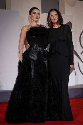 Jay Kelly red carpet during the 82nd Venice International Film Festival in Venice, Italy on 28 August 2025. Eve Hewson and Ali Hewson attend the Jay Kelly red carpet during the 82nd Venice International Film Festival in Venice, Italy on 28 August 2025., Credit:Stefano Costantino TTL Avalon Italy, Venice  Copyright: xStefanoxCostantinoxTTLx xAvalonx 1032159576