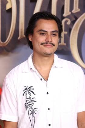 August 28, 2025, Las Vegas, Nevada, USA: KIOWA GORDON on the yellow carpet for the world premiere of the Wizard of Oz at Sphere in Las Vegas, Nevada. Las Vegas USA - ZUMAg247 20250828_znp_g247_010 Copyright: xGagexSkidmorex