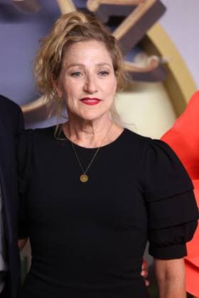 August 28, 2025, Las Vegas, Nevada, USA: EDIE FALCO on the yellow carpet for the world premiere of the Wizard of Oz at Sphere in Las Vegas, Nevada. Las Vegas USA - ZUMAg247 20250828_znp_g247_030 Copyright: xGagexSkidmorex