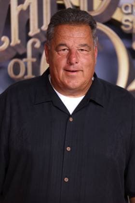 August 28, 2025, Las Vegas, Nevada, USA: STEVE SCHIRRIPA on the yellow carpet for the world premiere of the Wizard of Oz at Sphere in Las Vegas, Nevada. Las Vegas USA - ZUMAg247 20250828_znp_g247_043 Copyright: xGagexSkidmorex