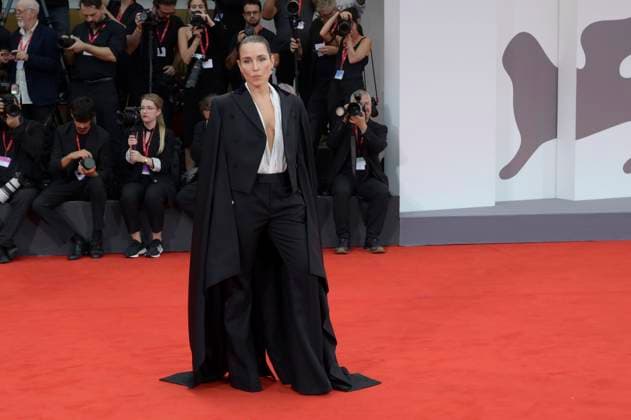 Noomi Rapace at the premiere of the feature film Bugonia at the Biennale di Venezia 2025 82 Venice International Film Festival at the Palazzo del Cinema Venice, 28 08 2025 Foto:xA.xM.xTinghinox xFuturexImagex bugonia_5706