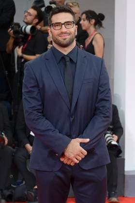 Alvise Rigo at the premiere of the feature film Bugonia at the Biennale di Venezia 2025 82 Venice International Film Festival at the Palazzo del Cinema Venice, 28 08 2025 Foto:xA.xM.xTinghinox xFuturexImagex bugonia_5713