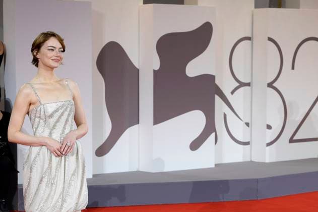 Emma Stone at the premiere of the feature film Bugonia at the Biennale di Venezia 2025 82 Venice International Film Festival at the Palazzo del Cinema Venice, 28 08 2025 Foto:xA.xM.xTinghinox xFuturexImagex bugonia_5741