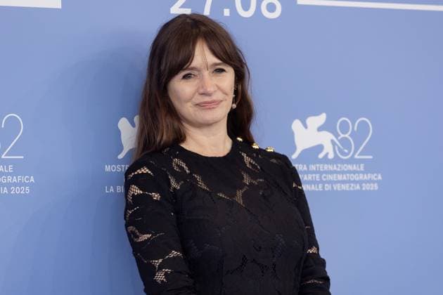 2025 Venice Film Festival - Jay Kelly - Photo Call 2025 Venice Film Festival - Jay Kelly - Photo Call Featuring: Emily Mortimer Where: Venice, Italy When: 28 Aug 2025 Credit: KIKA WENN **Available in UK, USA & Europe excluding Poland** Venice Italy Copyright: xKIKA WENNx wenn40603710 KPAx wenn40603710