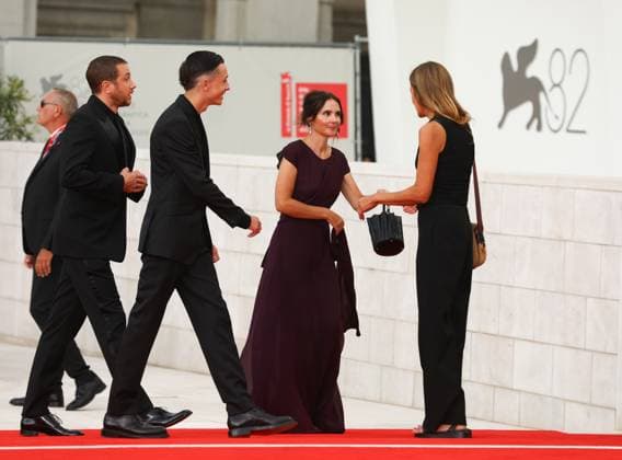August 29, 2025, Venice, Veneto, Italy: on the red carpet for the A Pied d Oeuvre Premiere screening at the 82nd Venice Film Festival at the Venice Lido, Italy. Venice Italy - ZUMAc179 20250829_zep_c179_080 Copyright: xMickaelxChavetx