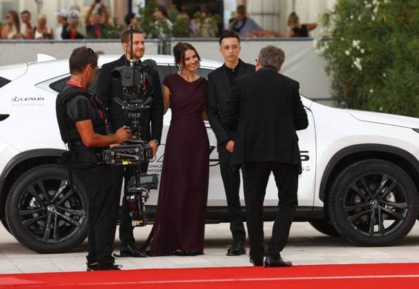 August 29, 2025, Venice, Veneto, Italy: on the red carpet for the A Pied d Oeuvre Premiere screening at the 82nd Venice Film Festival at the Venice Lido, Italy. Venice Italy - ZUMAc179 20250829_zep_c179_081 Copyright: xMickaelxChavetx