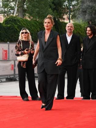 Venice, 82nd Venice International Film Festival 2025 - evening 3 - red carpet for the film A Pied D Oeuvre In the photo Agathe Riedinger  Copyright: xAlbertoxTerenghix xipa-agency.netx xPoolxPhotoxEventsx06x IPA_Agency_IPA63580859