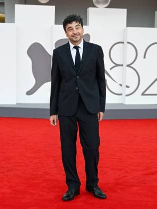 Venice, 82nd Venice International Film Festival 2025 - Evening 3 - Red Carpet for the film A Pied D Oeuvre - Pictured: Franck Courtès  Copyright: xManuelexMangiarottix xipa-agency.netx xPoolxPhotoxEventsx06x IPA_Agency_IPA63581572
