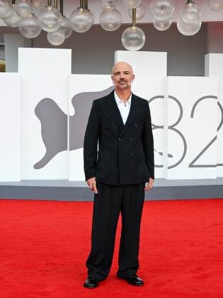 Venice, 82nd Venice International Film Festival 2025 - Evening 3 - Red Carpet for the film A Pied D Oeuvre - Pictured: Julien Colonna  Copyright: xManuelexMangiarottix xipa-agency.netx xPoolxPhotoxEventsx06x IPA_Agency_IPA63581589