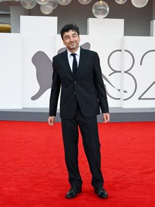 Venice, 82nd Venice International Film Festival 2025 - Evening 3 - Red Carpet for the film A Pied D Oeuvre - Pictured: Franck Courtès  Copyright: xManuelexMangiarottix xipa-agency.netx xPoolxPhotoxEventsx06x IPA_Agency_IPA63581597