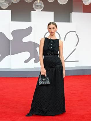 Venice, 82nd Venice International Film Festival 2025 - Evening 3 - Red Carpet for the film A Pied D Oeuvre - Pictured: Lou Lampros  Copyright: xManuelexMangiarottix xipa-agency.netx xPoolxPhotoxEventsx06x IPA_Agency_IPA63581594