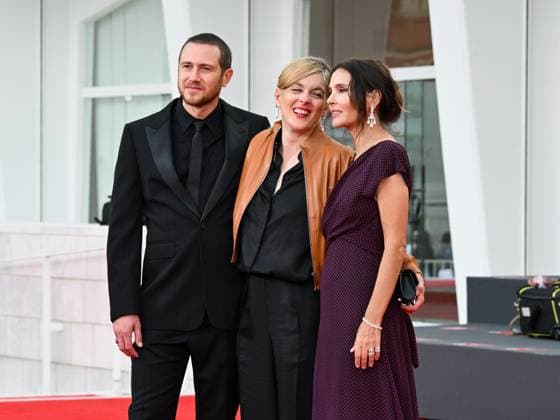 Venice, 82nd Venice International Film Festival 2025 - evening 3 - red carpet of the film A Pied D Oeuvre - In the photo: Bastien Bouillon, Valérie Donzelli, Virginie Ledoyen,  Copyright: xManuelexMangiarottix xipa-agency.netx xPoolxPhotoxEventsx06x IPA_Agency_IPA63581623