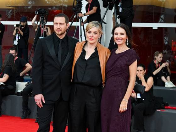 Venice, 82nd Venice International Film Festival 2025 - evening 3 - red carpet of the film A Pied D Oeuvre - In the photo: Bastien Bouillon, Valérie Donzelli, Virginie Ledoyen,  Copyright: xManuelexMangiarottix xipa-agency.netx xPoolxPhotoxEventsx06x IPA_Agency_IPA63581668