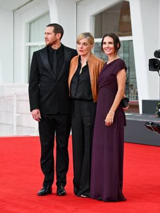 Venice, 82nd Venice International Film Festival 2025 - evening 3 - red carpet of the film A Pied D Oeuvre - In the photo: Bastien Bouillon, Valérie Donzelli, Virginie Ledoyen,  Copyright: xManuelexMangiarottix xipa-agency.netx xPoolxPhotoxEventsx06x IPA_Agency_IPA63581672