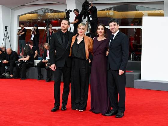 Venice, 82nd Venice International Film Festival 2025 - evening 3 - red carpet of the film A Pied D Oeuvre - In the photo: Bastien Bouillon, Valérie Donzelli, Virginie Ledoyen, Franck Courtès,  Copyright: xManuelexMangiarottix xipa-agency.netx xPoolxPhotoxEventsx06x IPA_Agency_IPA63581674