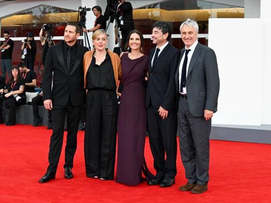 Venice, 82nd Venice International Film Festival 2025 - evening 3 - red carpet for the film A Pied D Oeuvre - Pictured: Bastien Bouillon, Valérie Donzelli, Virginie Ledoyen, Franck Courtès, Alain Goldman  Copyright: xManuelexMangiarottix xipa-agency.netx xPoolxPhotoxEventsx06x IPA_Agency_IPA63581689